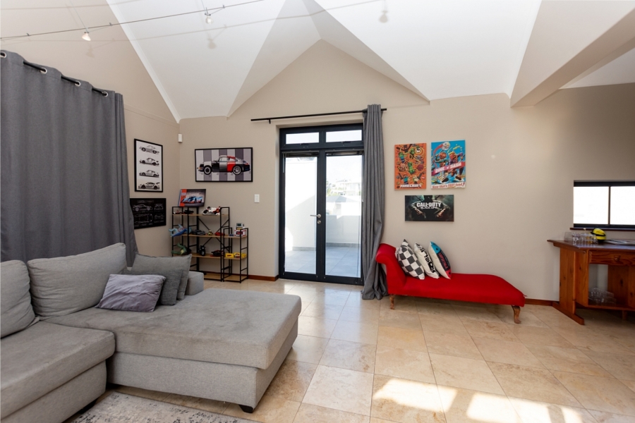 5 Bedroom Property for Sale in Myburgh Park Western Cape